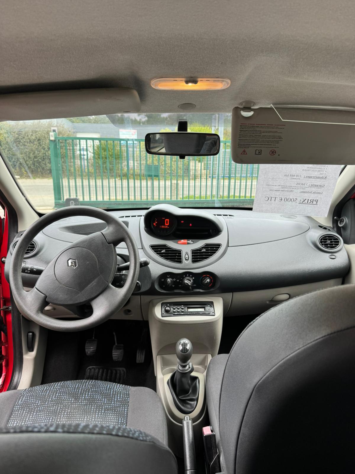 
								Renault TWINGO II full									