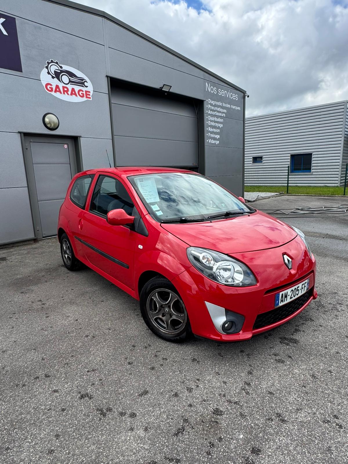 
								Renault TWINGO II full									