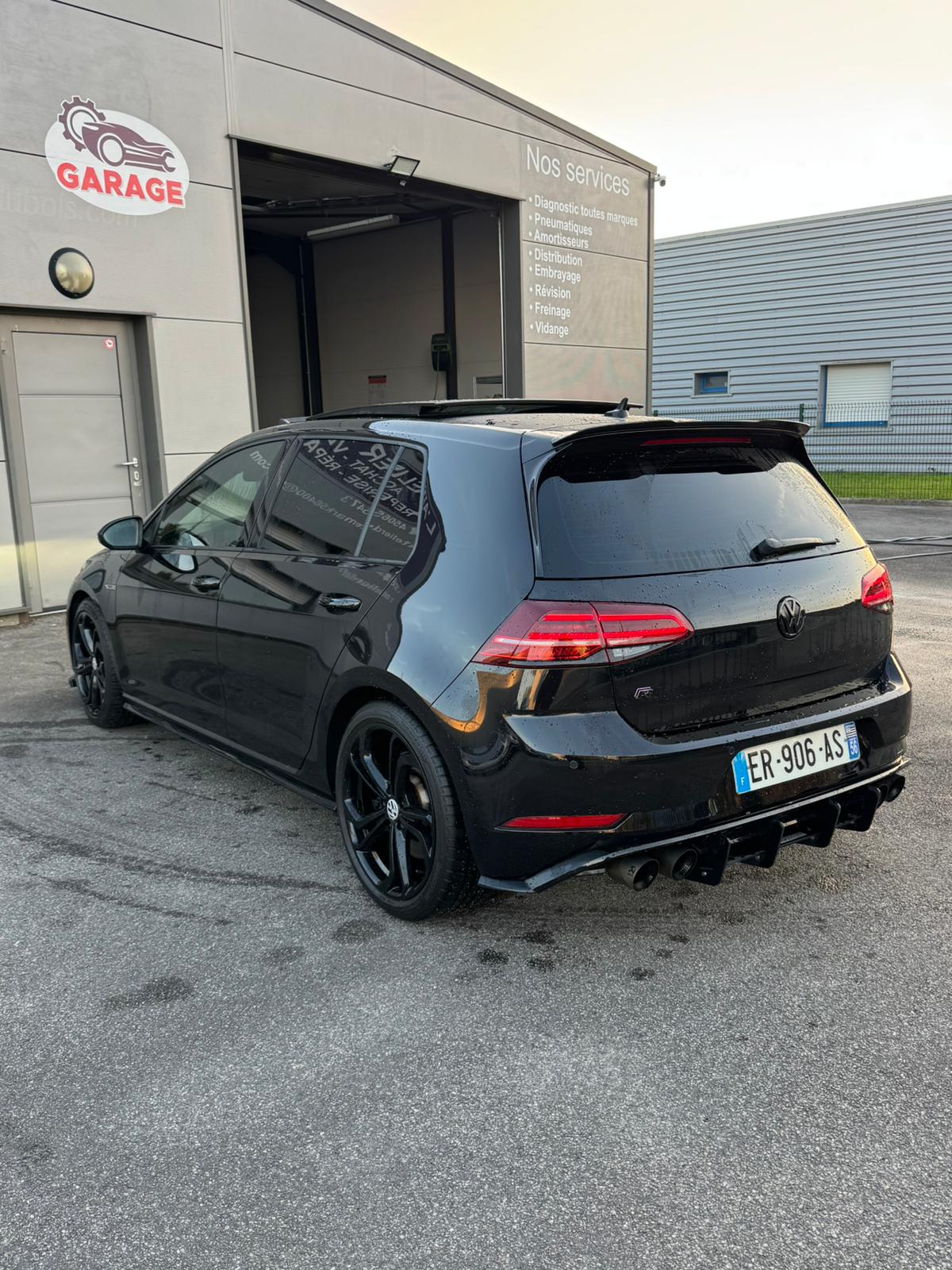 
								Volkswagen Golf 7.5R full									