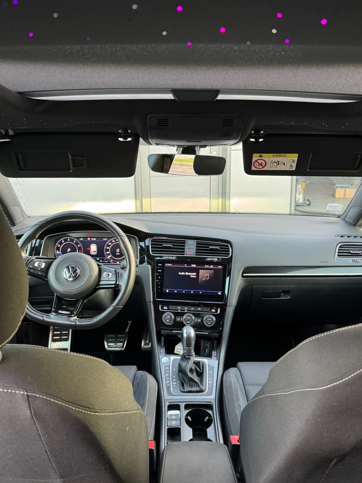 
								Volkswagen Golf 7.5R full									