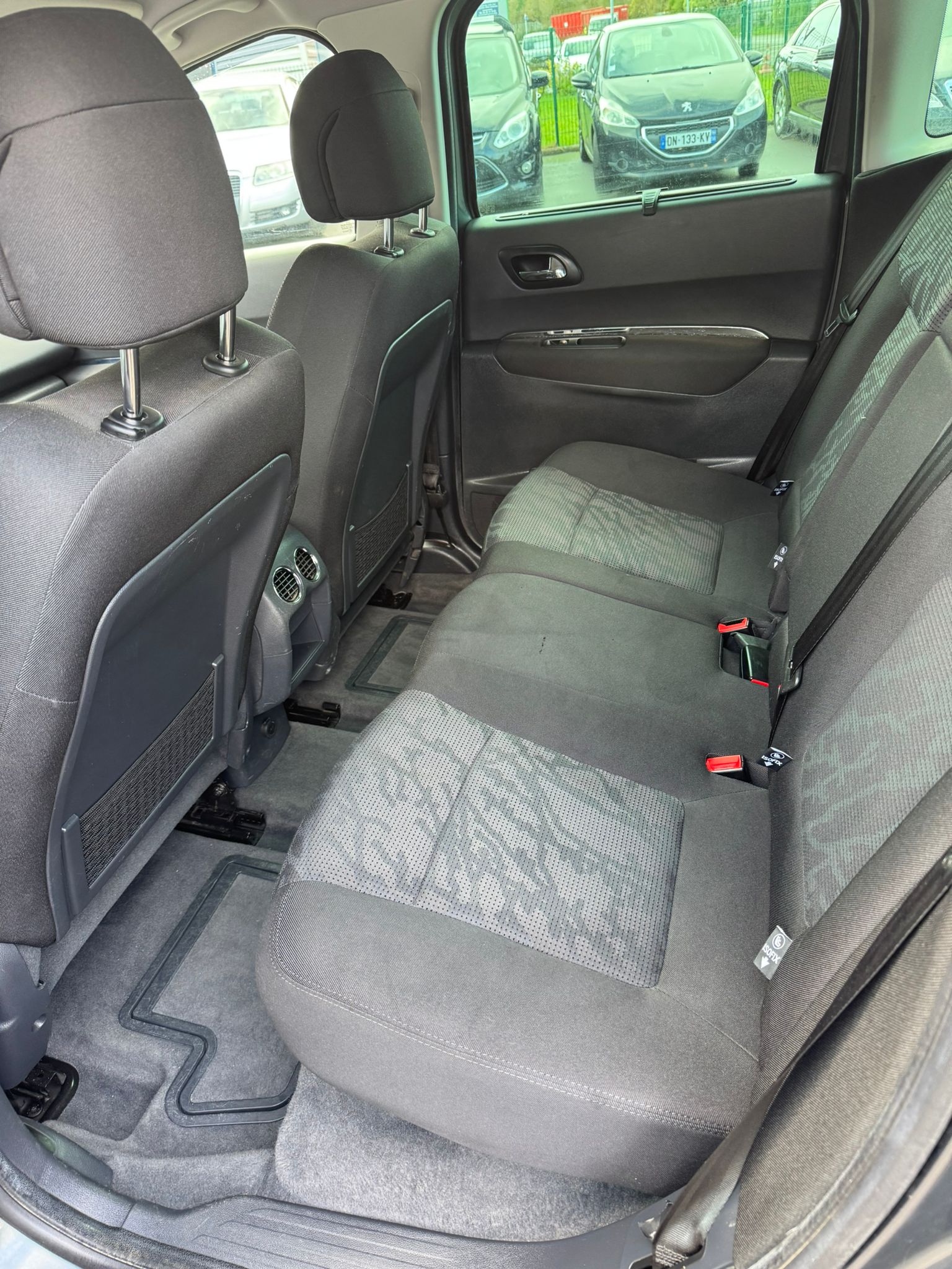 
								Peugeot 3008 full									