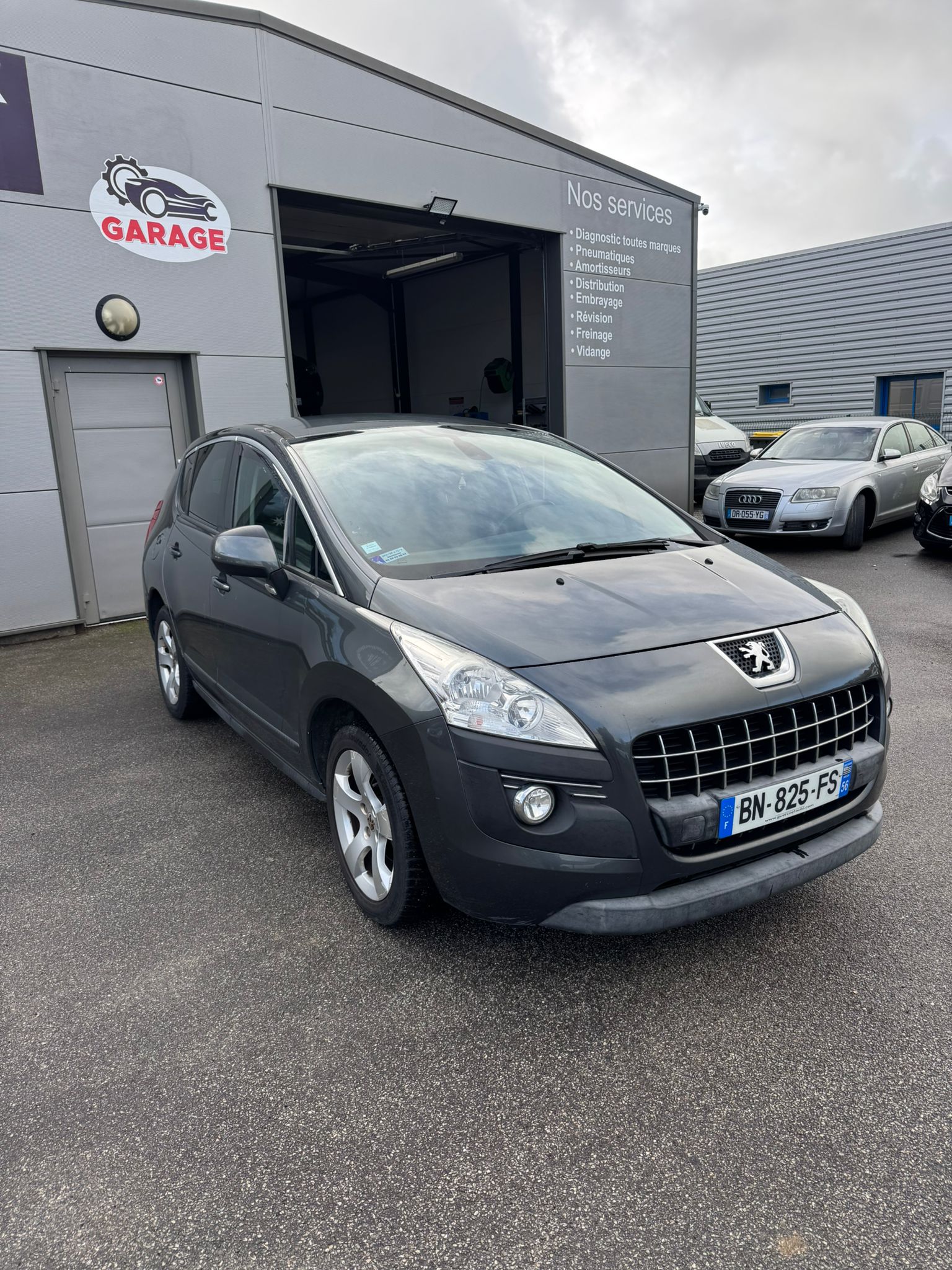 
								Peugeot 3008 full									
